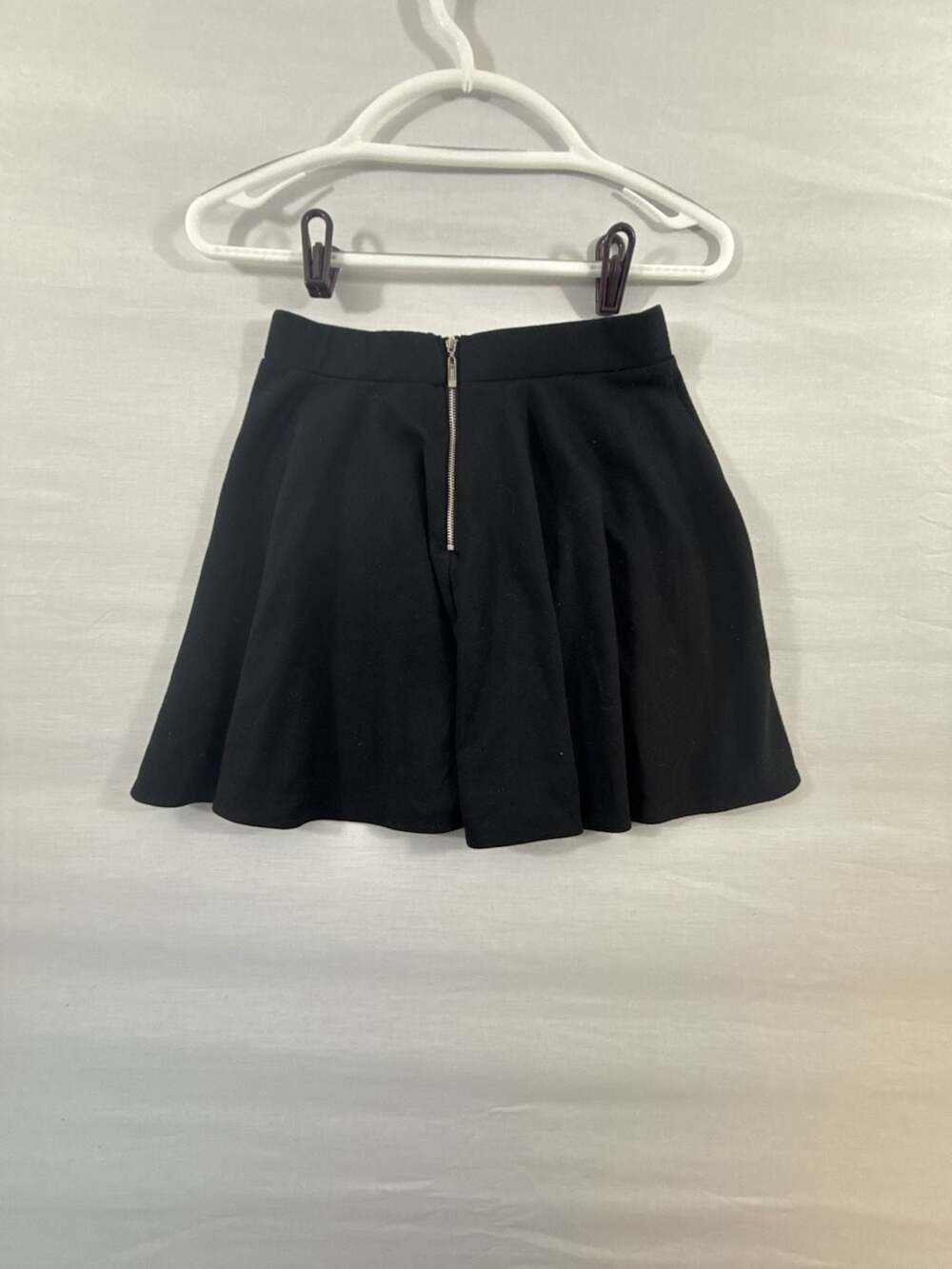Guess Black Exposed Back Zipper Skater Skirt Size S
